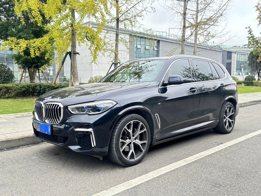 BMW X5 2023 — фото автомобиля