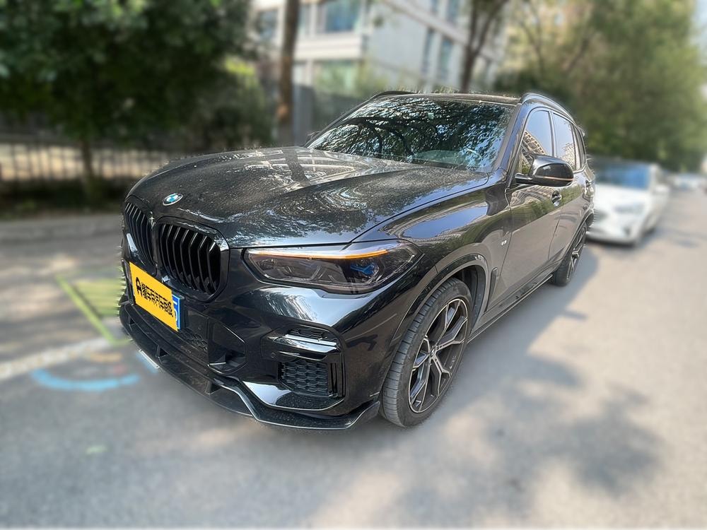 BMW X5 2022 — фото автомобиля