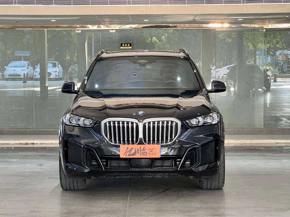 BMW X5 2023 — фото автомобиля
