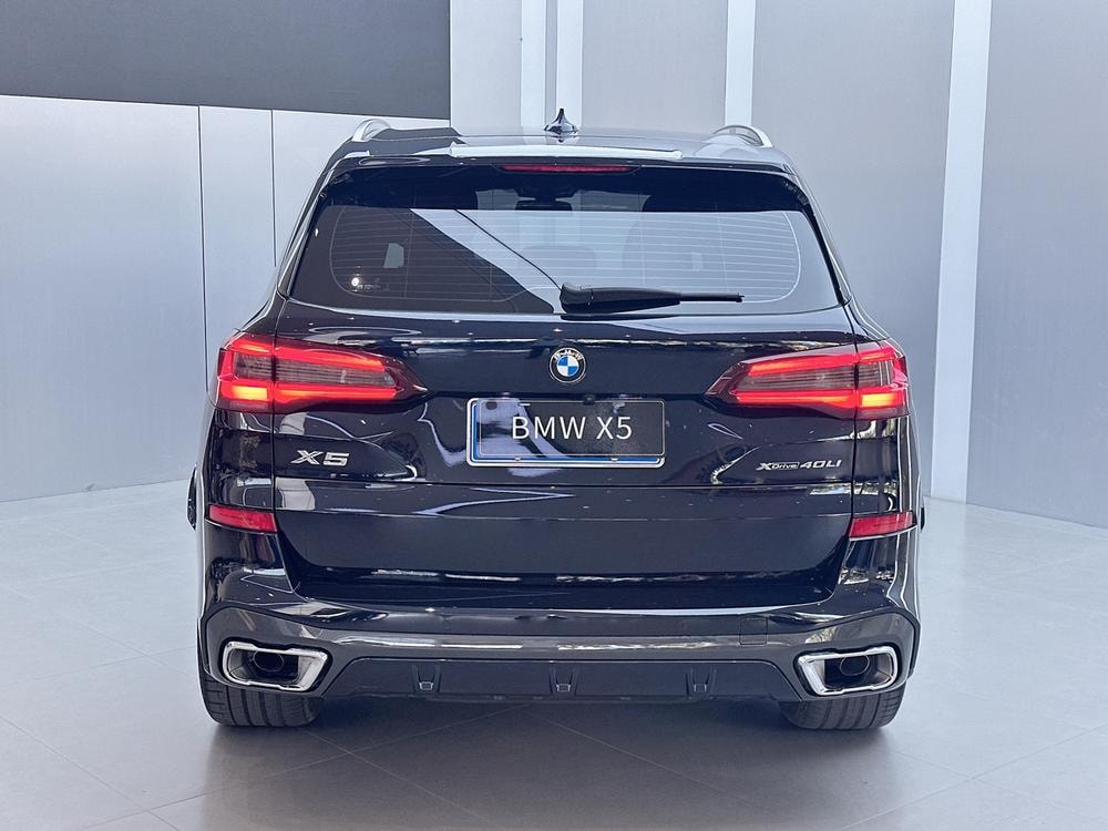 BMW X5 2022 — фото автомобиля