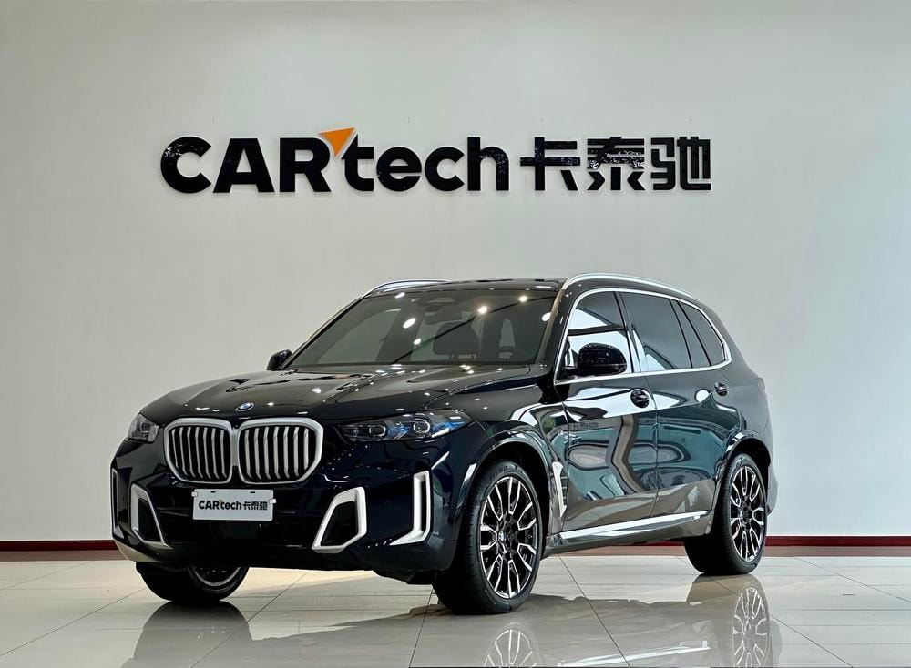 BMW X5 2023 — фото автомобиля 1