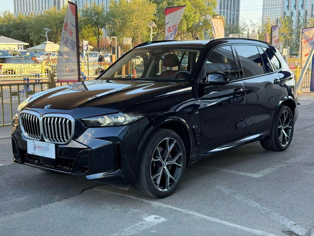 BMW X5 2023 — фото автомобиля