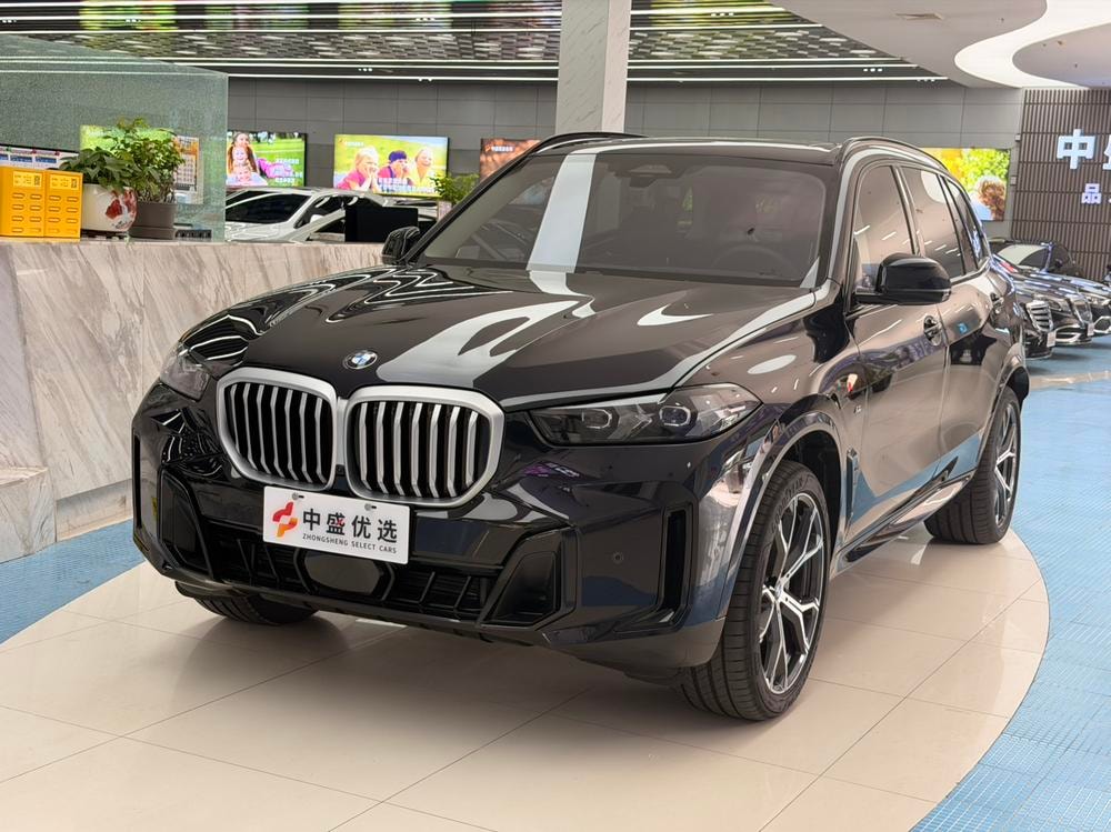 BMW X5 2026 — фото автомобиля 1