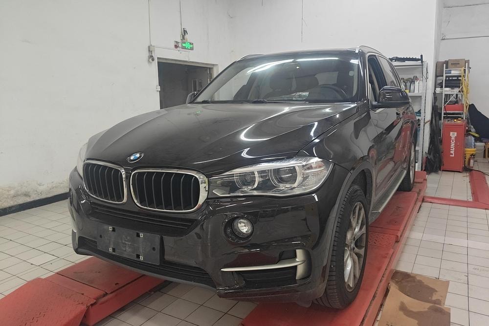 BMW X5 (Import) 2014 — фото автомобиля 1