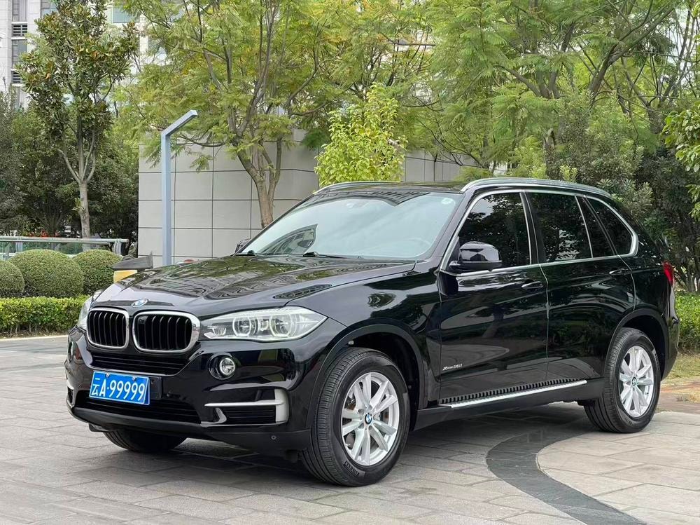 BMW X5 (Import) 2019 — фото автомобиля 1