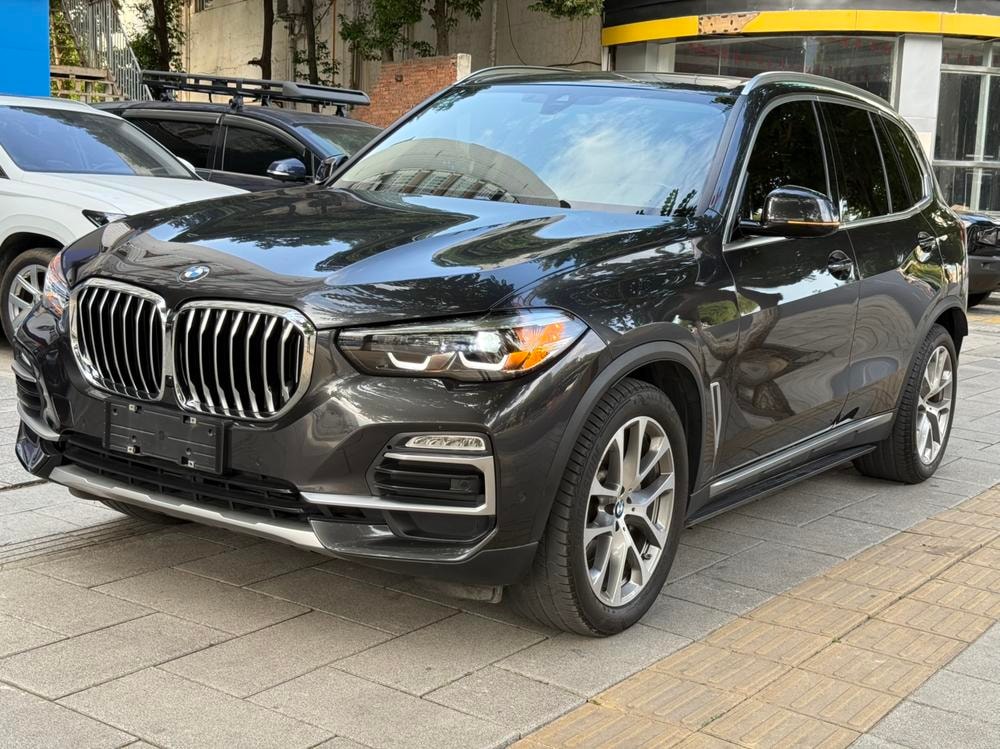 BMW X5 (Import) 2021 — фото автомобиля 1