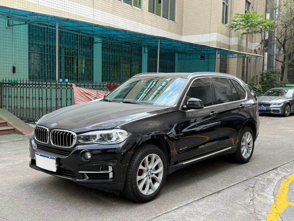 BMW X5 (Import) 2018 — фото автомобиля 1