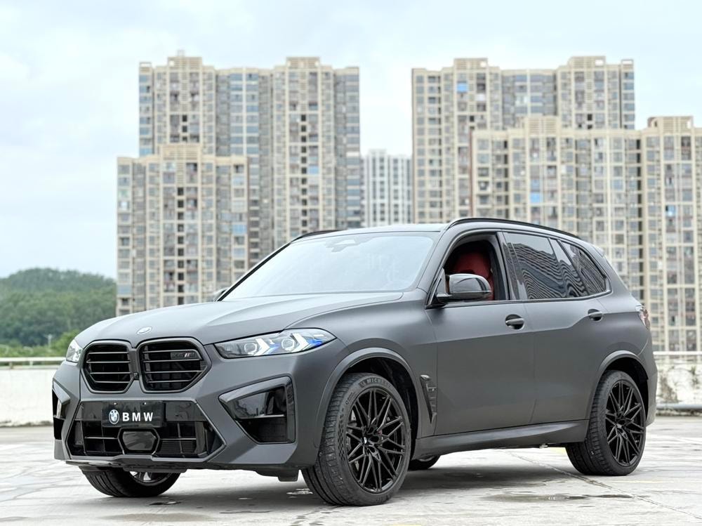 BMW X5 M 2023 — фото автомобиля 1