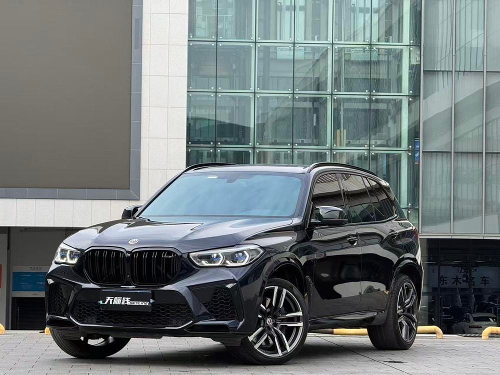 BMW X5 M 2021 — фото автомобиля