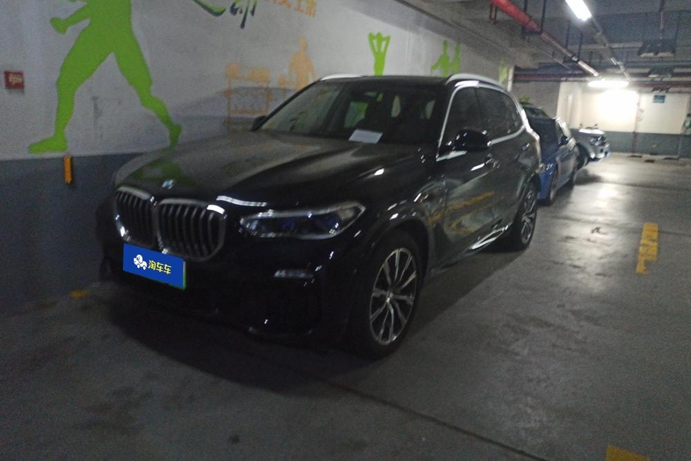 BMW X5 PHEV 2021 — фото автомобиля
