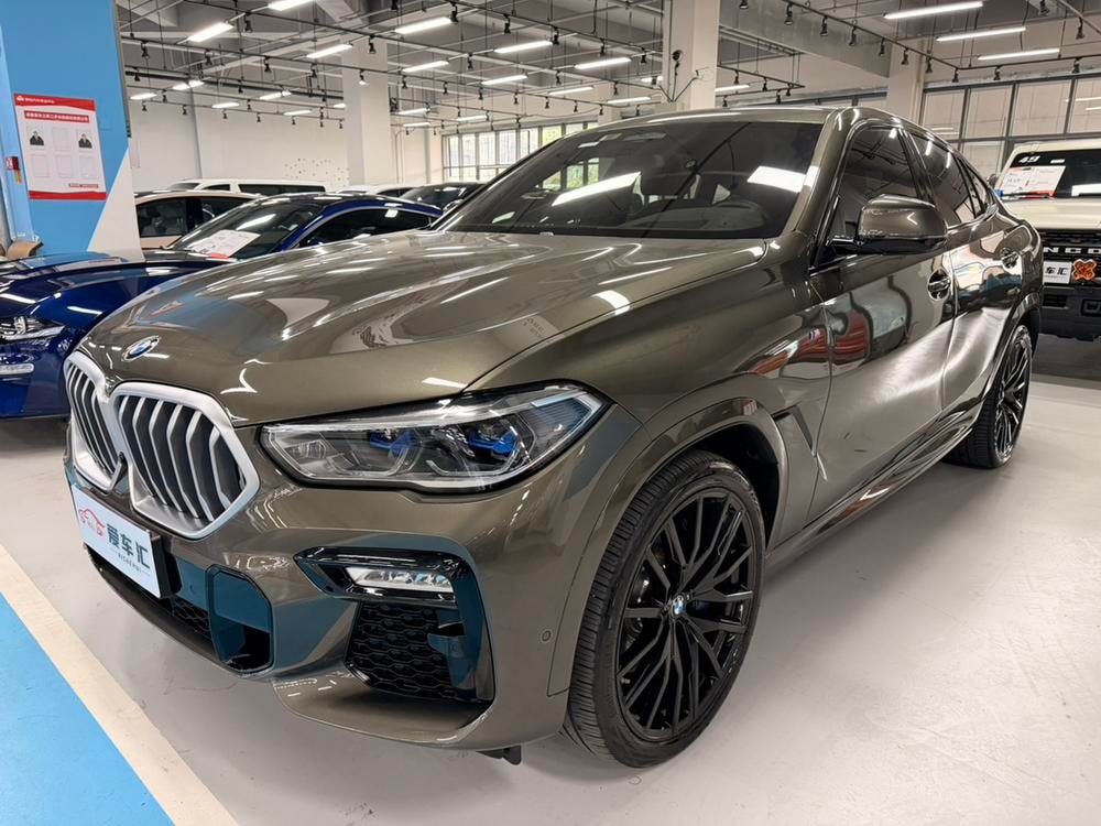 BMW X6 2021 — фото автомобиля