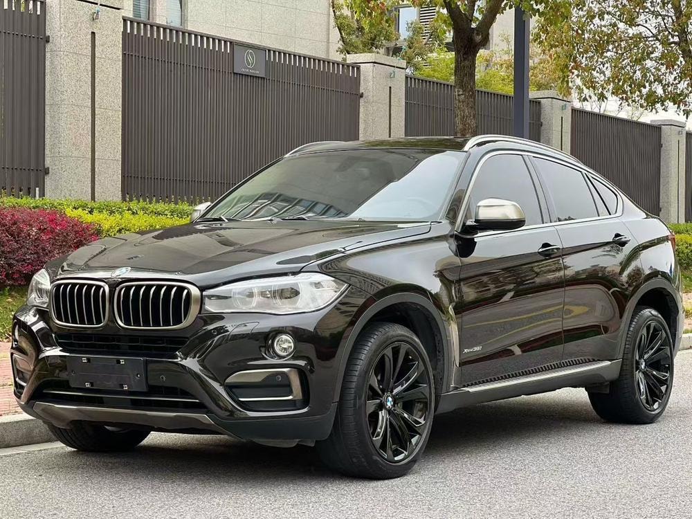 BMW X6 2017 — фото автомобиля