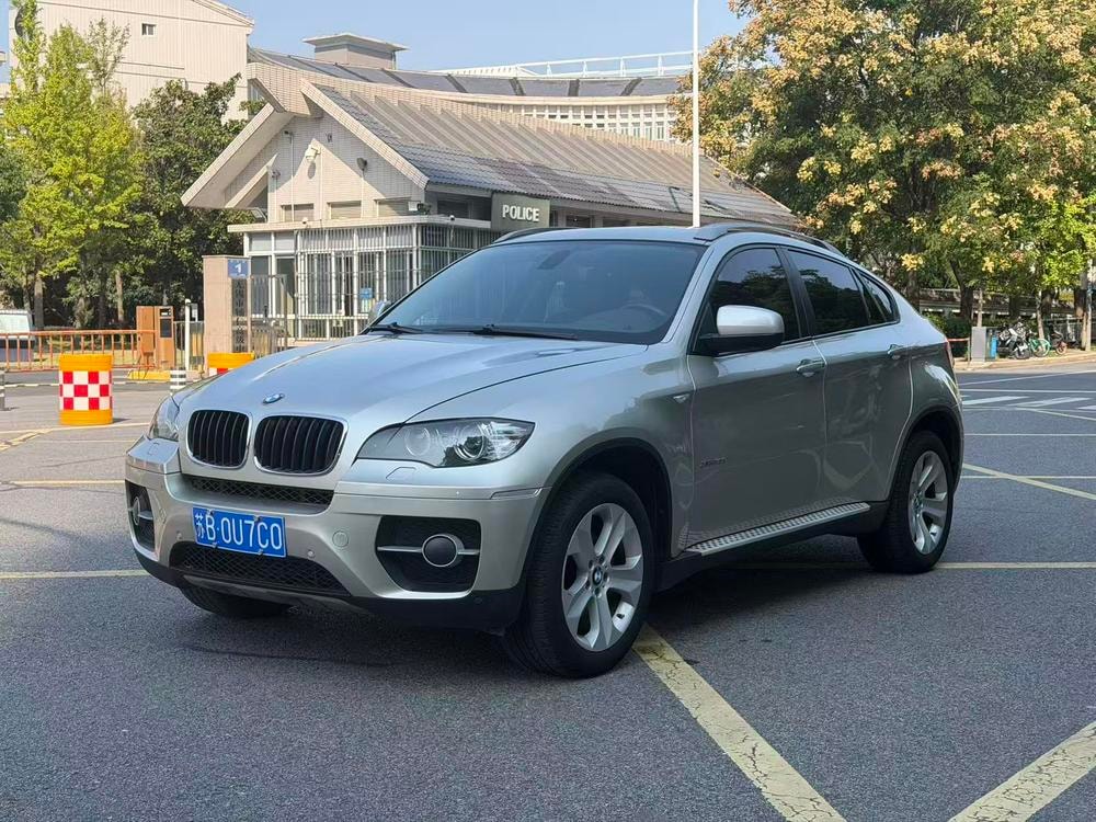 BMW X6 2011 — фото автомобиля