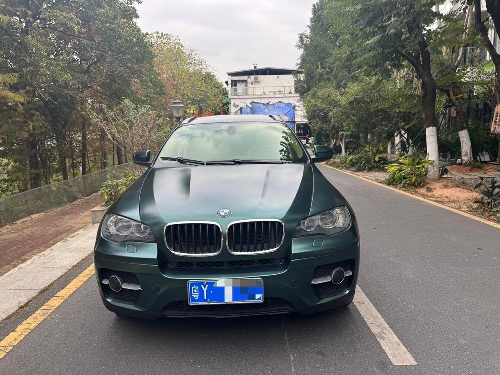 BMW X6 2011 — фото автомобиля