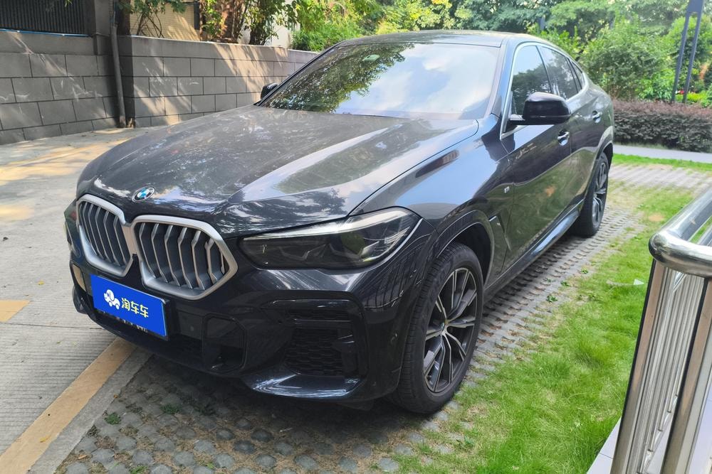 BMW X6 2022 — фото автомобиля