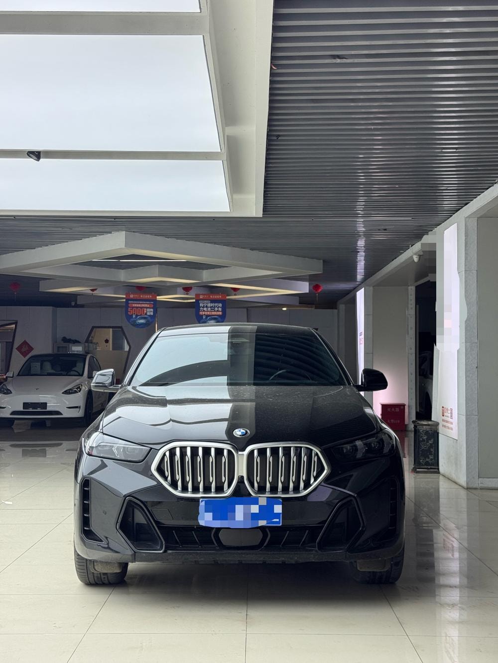 BMW X6 2023 — фото автомобиля