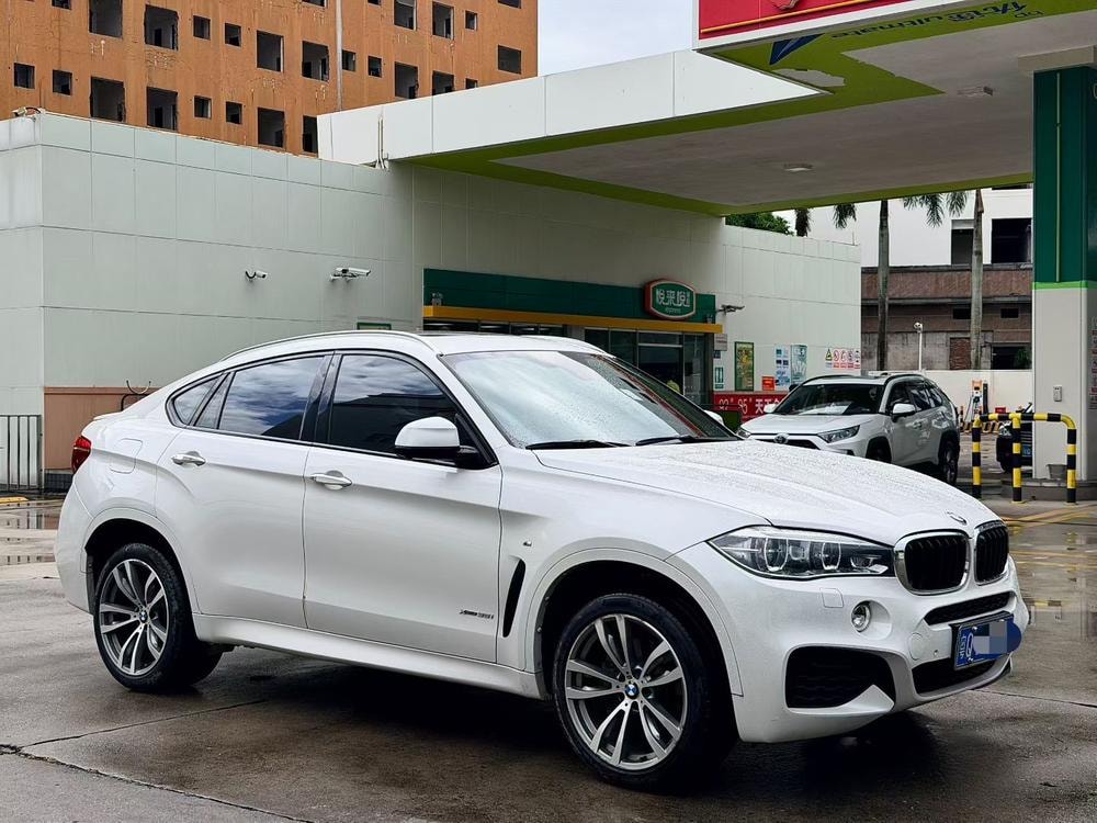 BMW X6 2017 — фото автомобиля