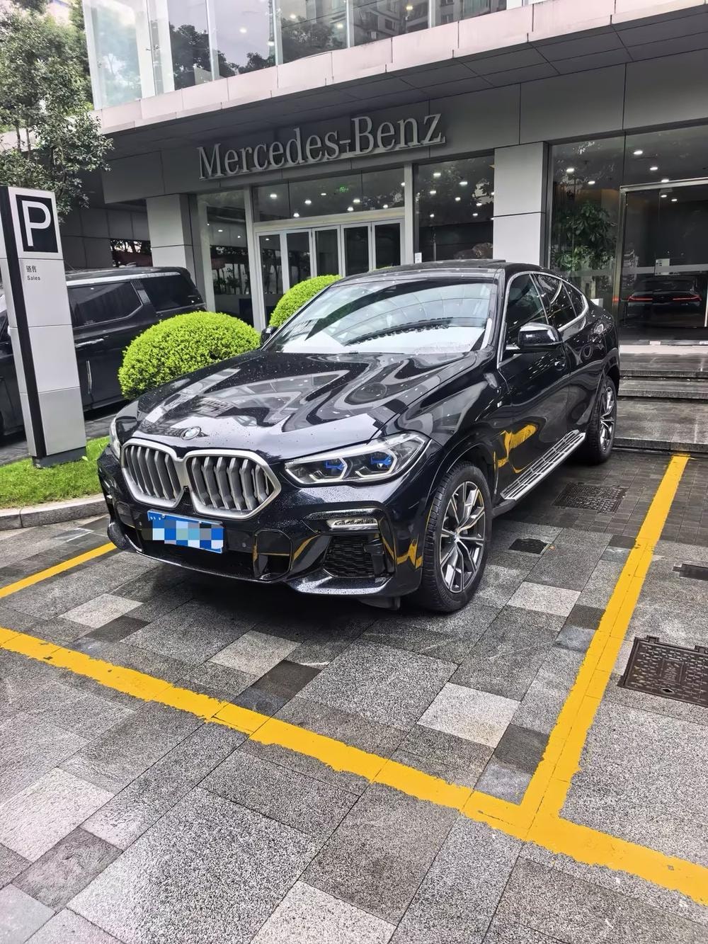 BMW X6 2020 — фото автомобиля
