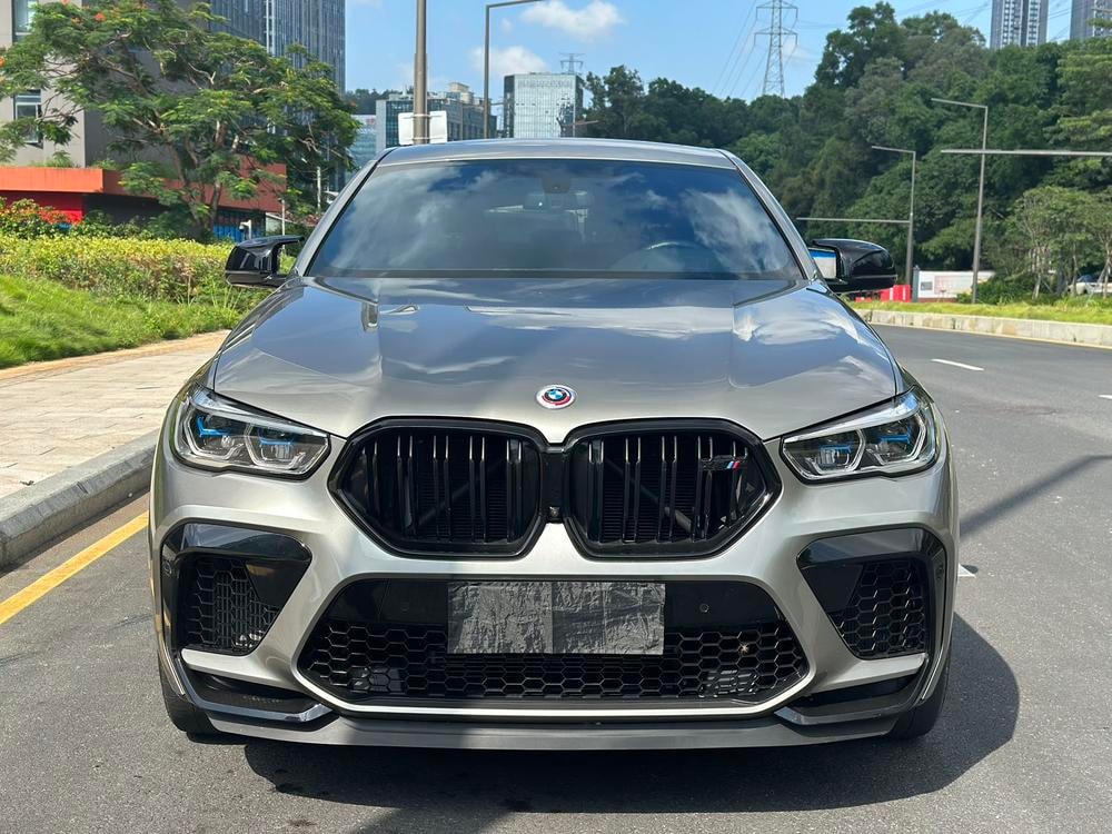 BMW X6 M 2023 — фото автомобиля 1