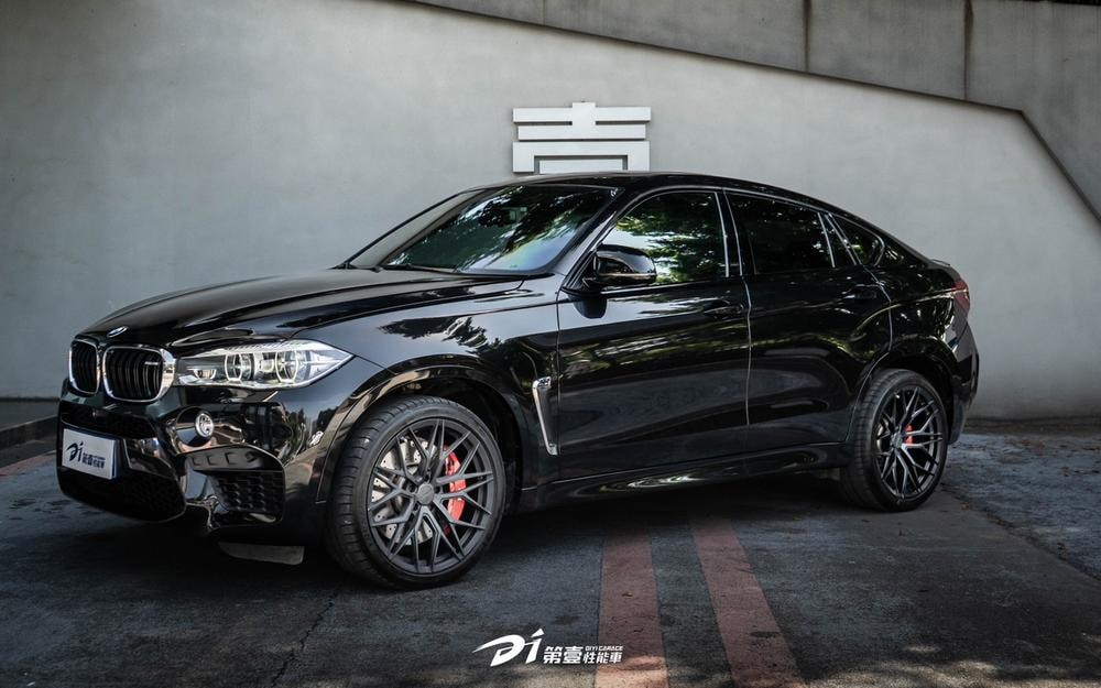 BMW X6 M 2015 — фото автомобиля 1