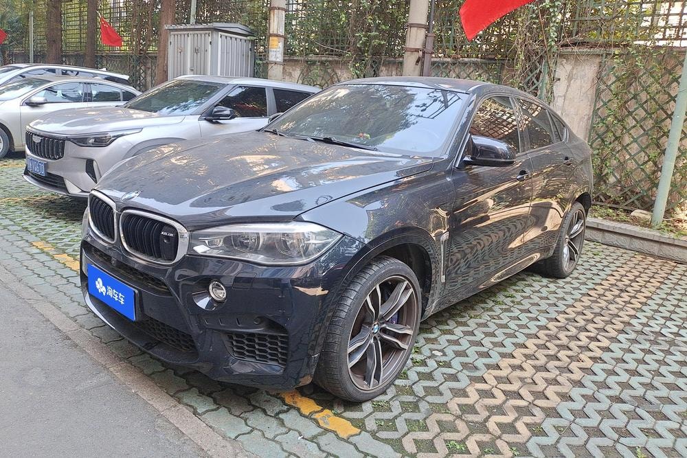 BMW X6 M 2015 — фото автомобиля 1