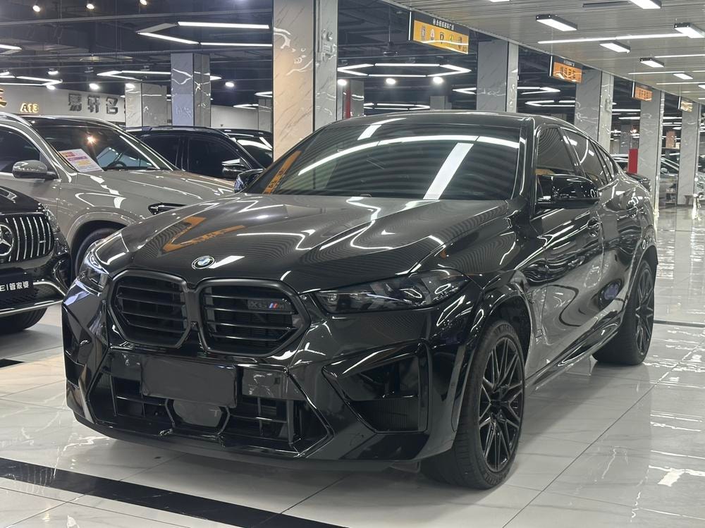 BMW X6 M 2023 — фото автомобиля 1