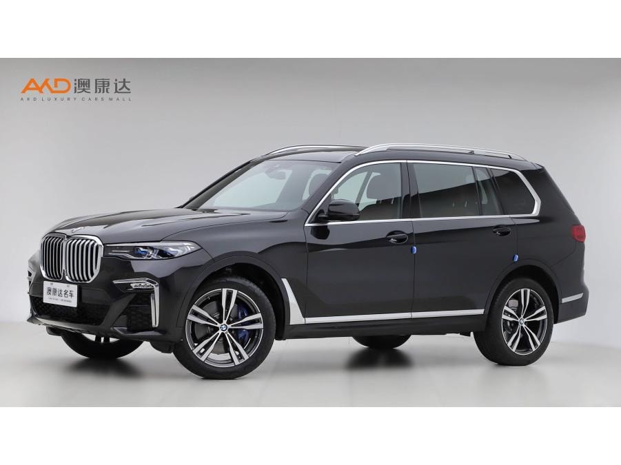 BMW X7 2022 — фото автомобиля
