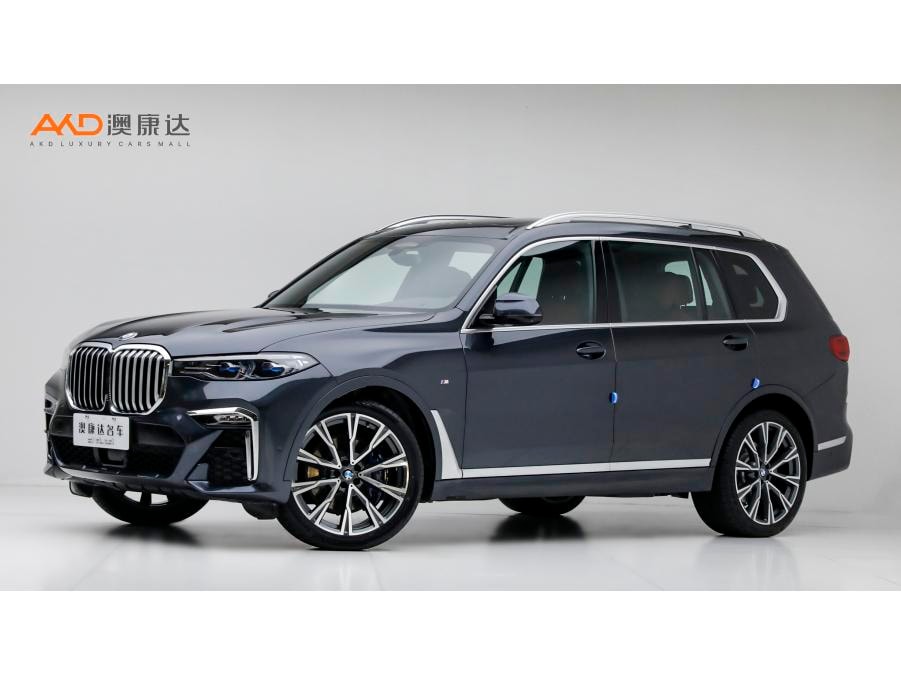 BMW X7 2019 — фото автомобиля