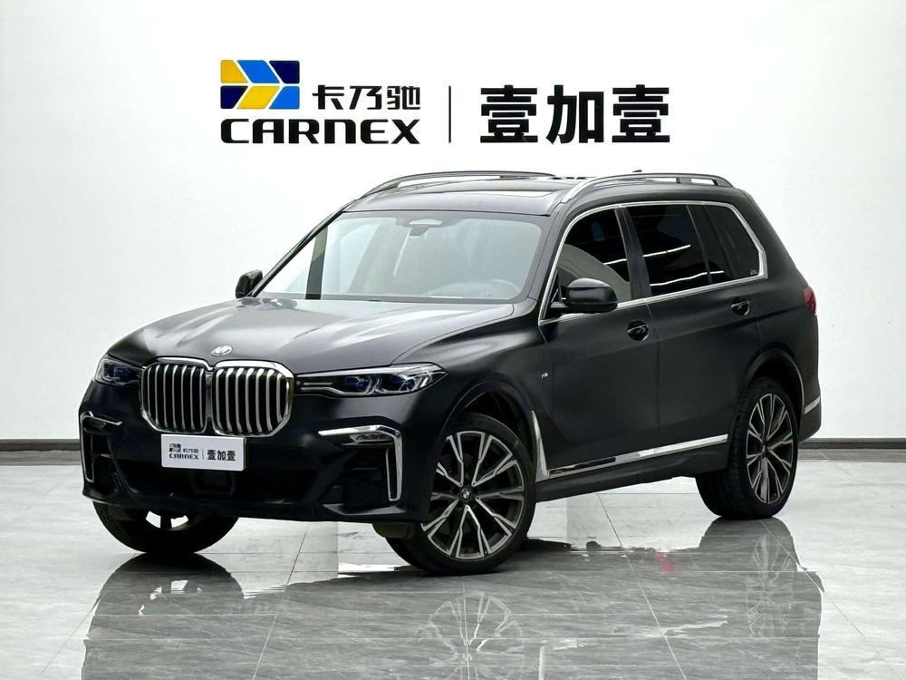 BMW X7 2021 — фото автомобиля