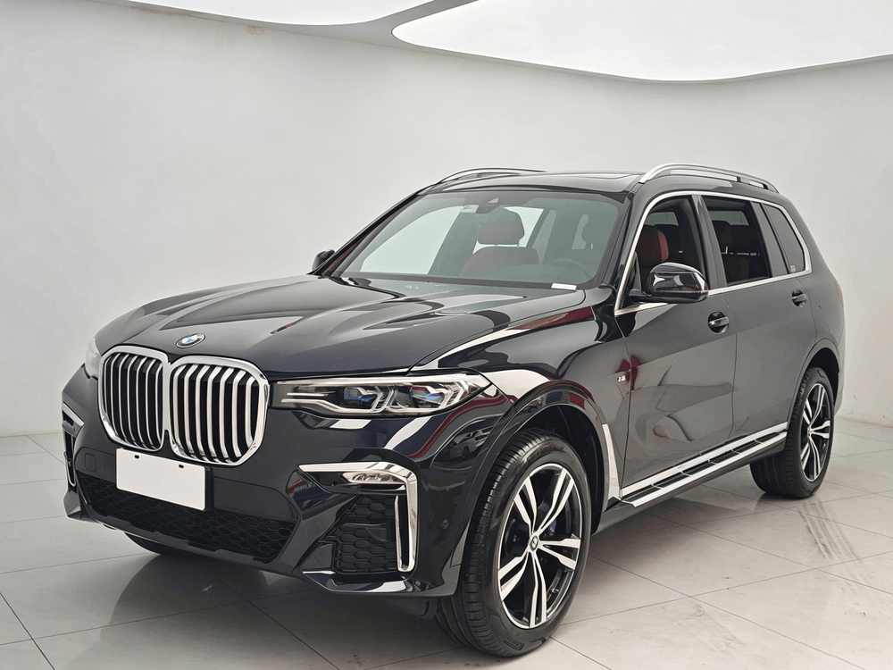 BMW X7 2022 — фото автомобиля 1