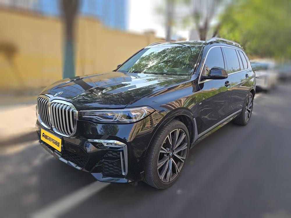 BMW X7 2021 — фото автомобиля