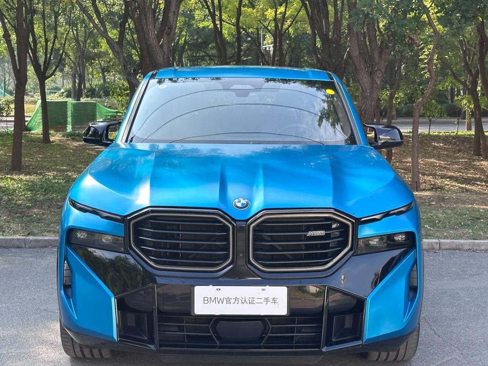 BMW XM 2023 — фото автомобиля