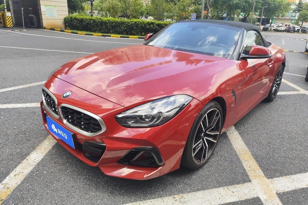 BMW Z4 2023 — фото автомобиля