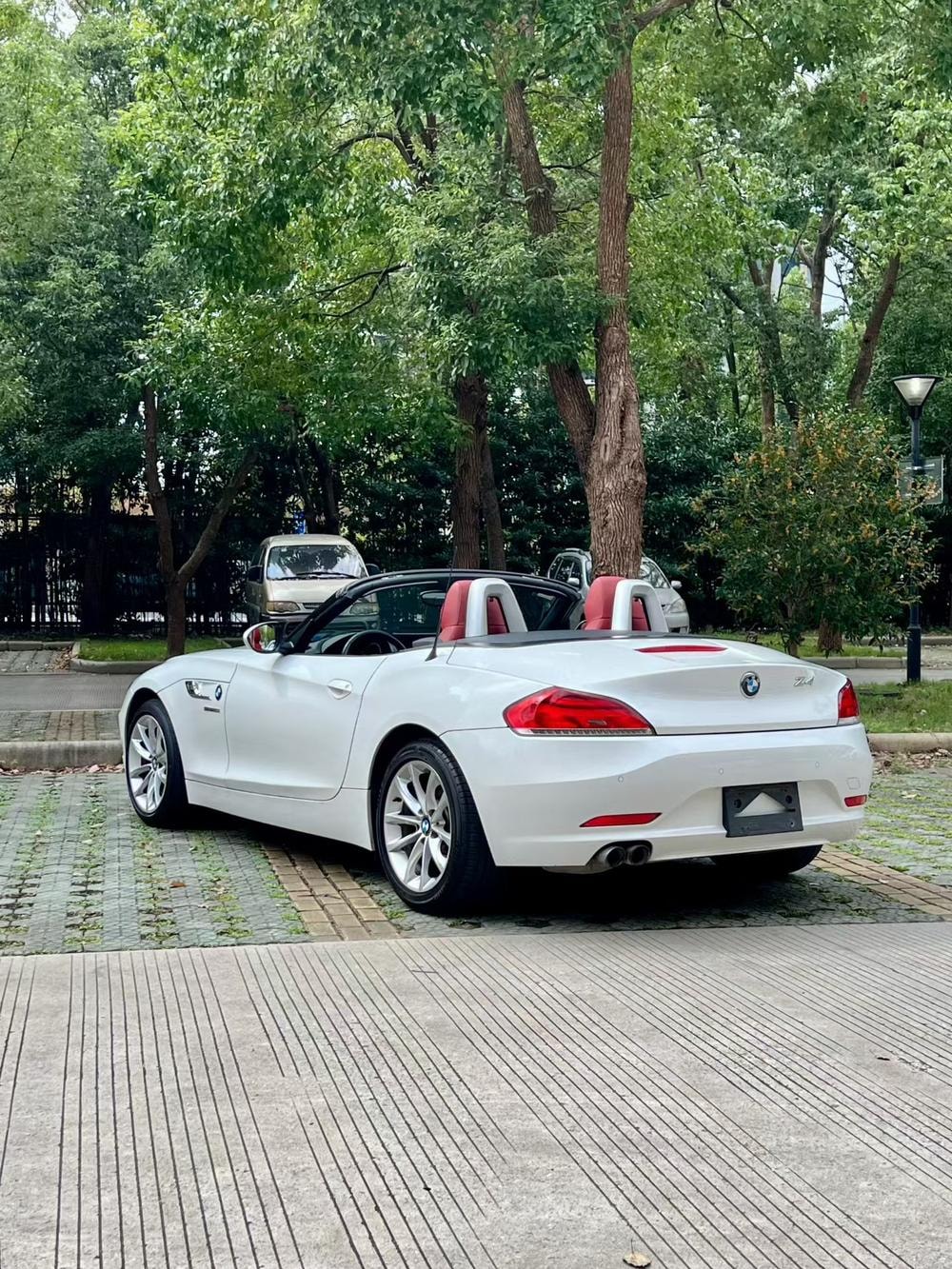 BMW Z4 2013 — фото автомобиля