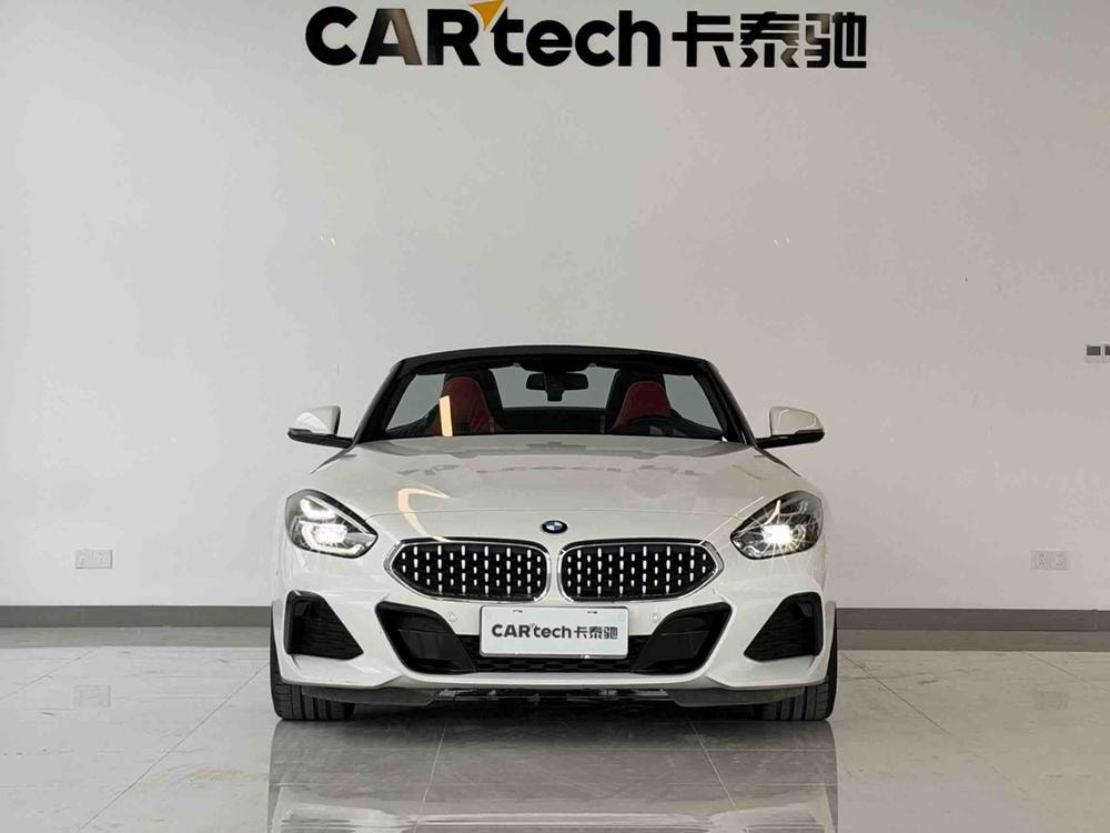 BMW Z4 2019 — фото автомобиля