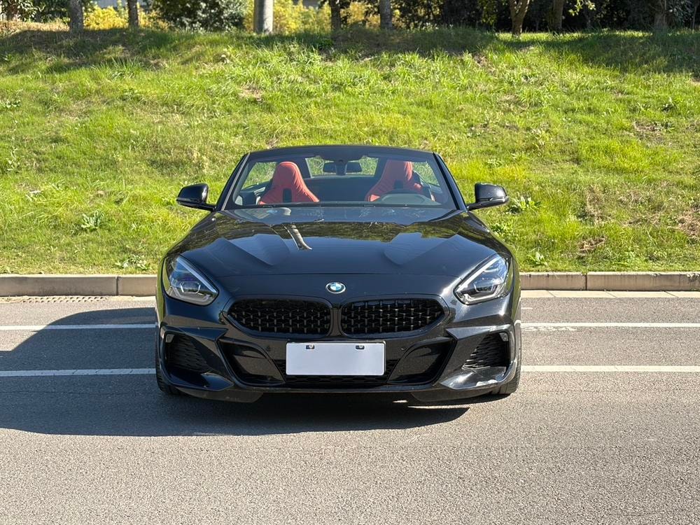 BMW Z4 2023 — фото автомобиля 1