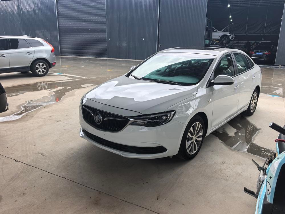 Buick Excelle 2021 — фото автомобиля 1