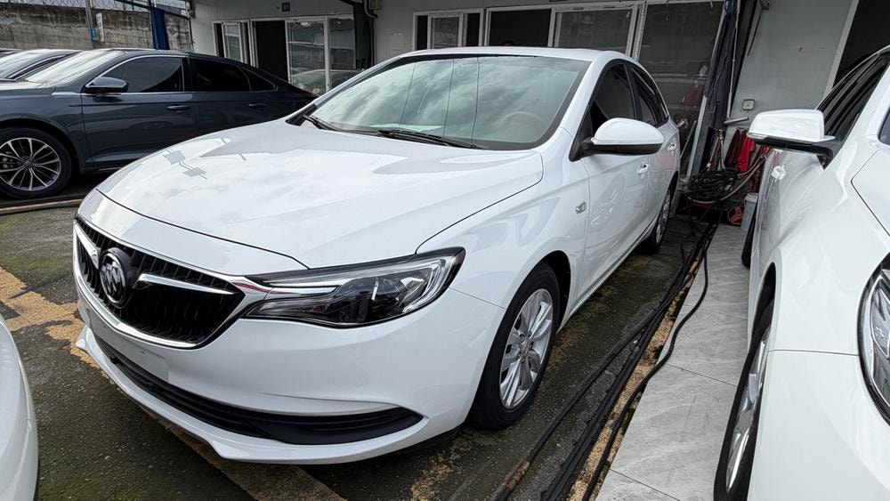 Buick Excelle 2021 — фото автомобиля