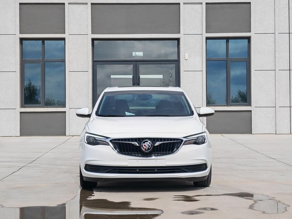Buick Excelle 2021 — фото автомобиля