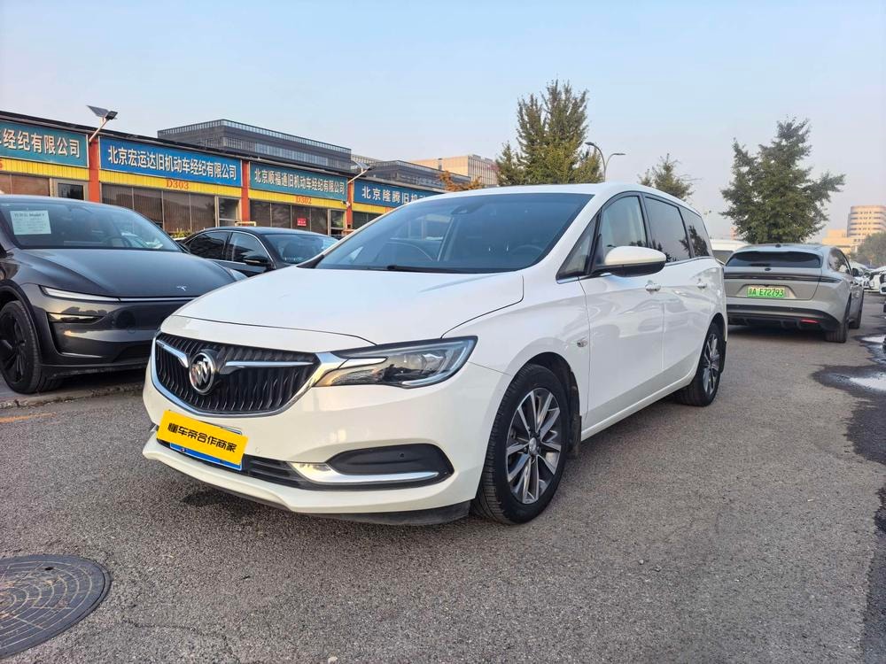 Buick GL6 2018 — фото автомобиля