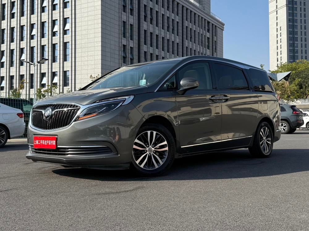 Buick GL8 2018 — фото автомобиля
