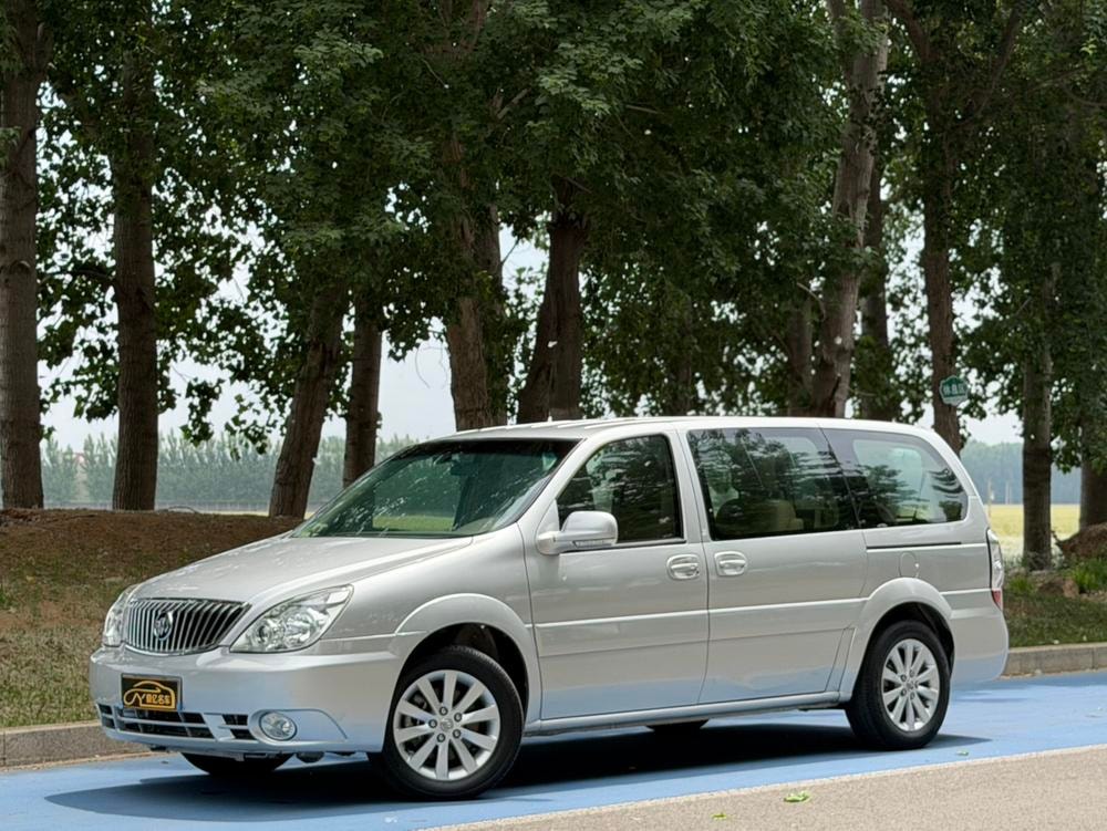 Buick GL8 2014 — фото автомобиля 1