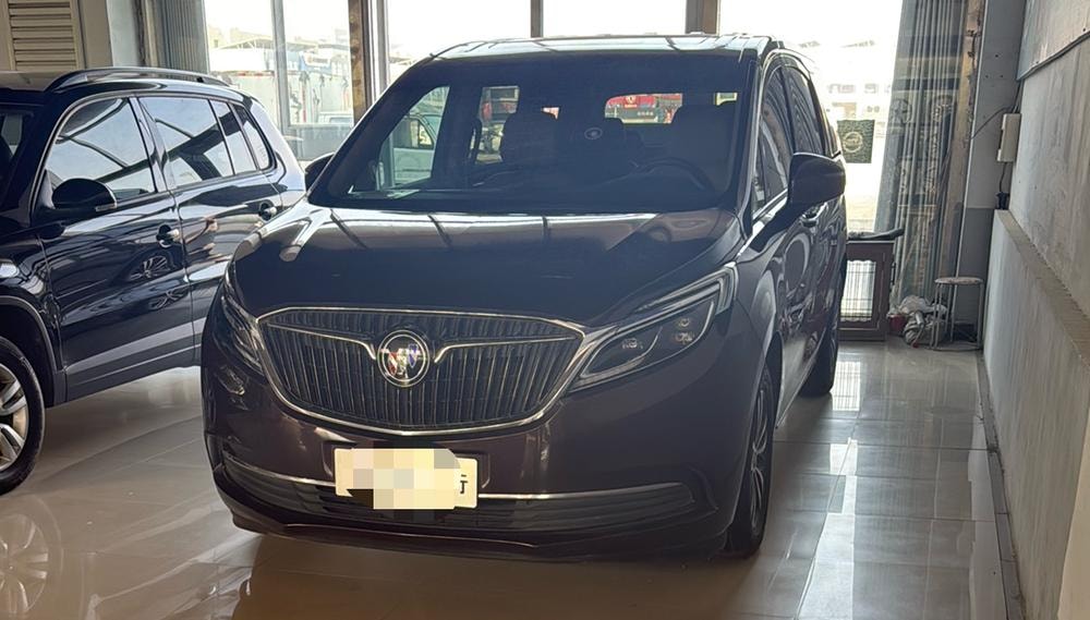 Buick GL8 2018 — фото автомобиля