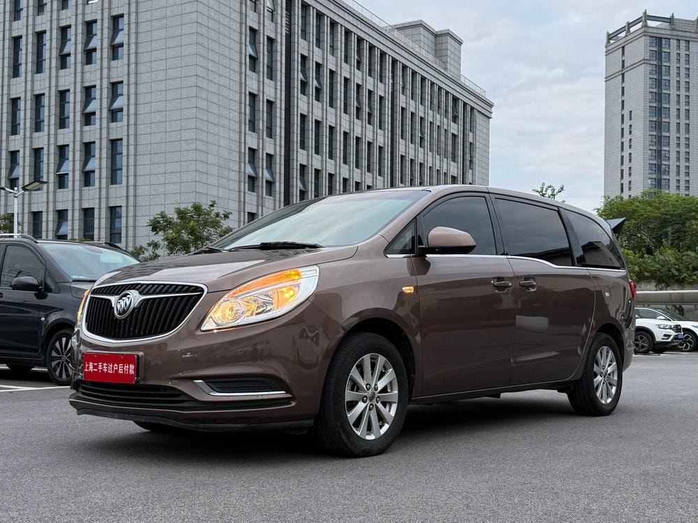 Buick GL8 2018 — фото автомобиля