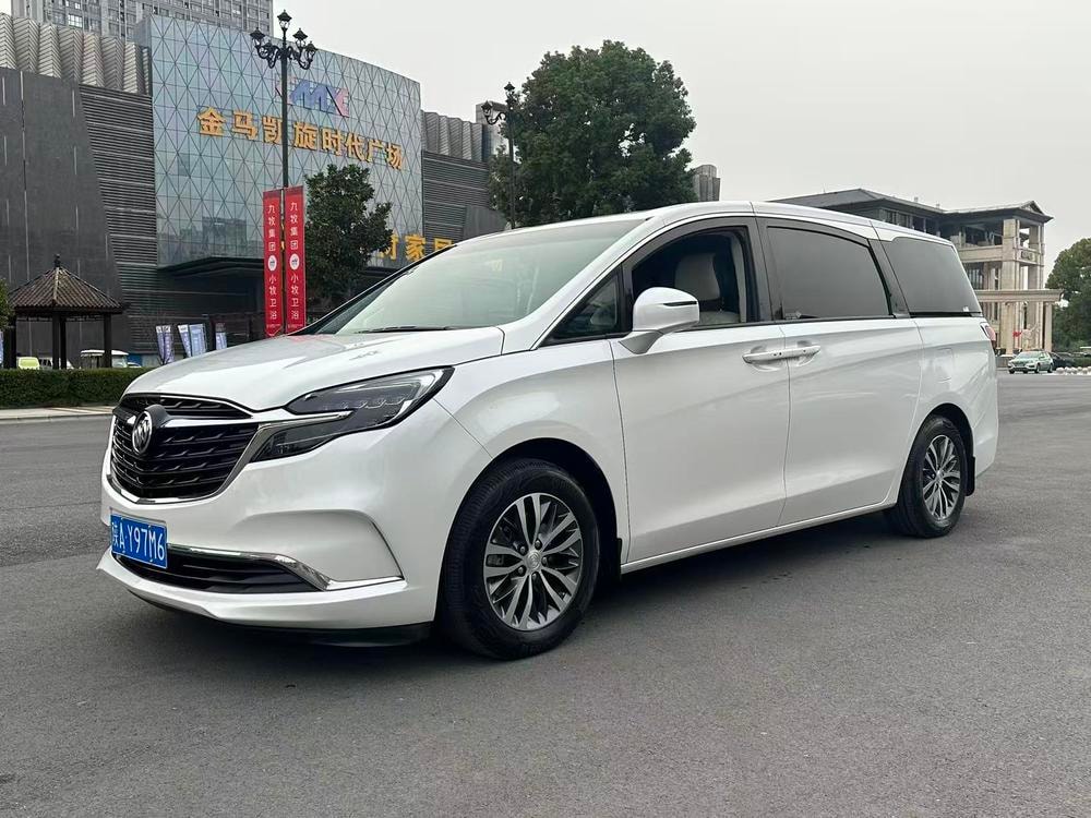 Buick GL8 2022 — фото автомобиля