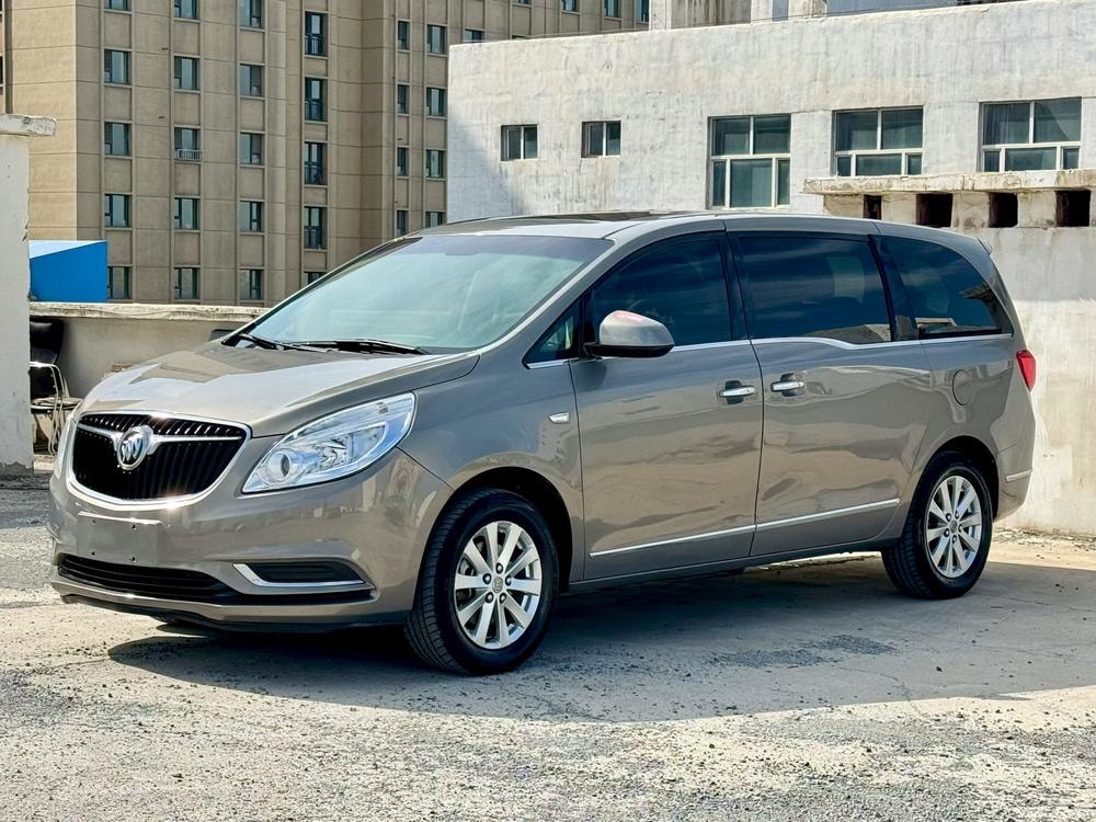 Buick GL8 2017 — фото автомобиля