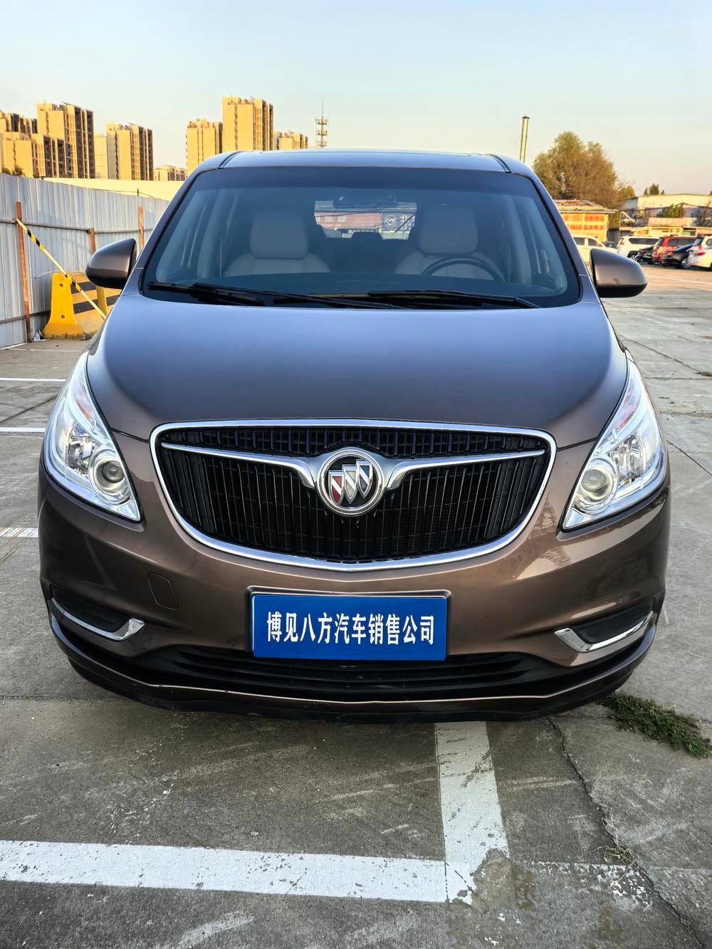 Buick GL8 2018 — фото автомобиля 1