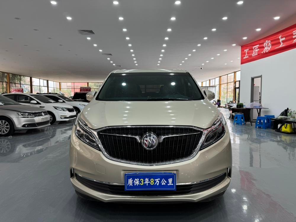 Buick GL8 2017 — фото автомобиля 1