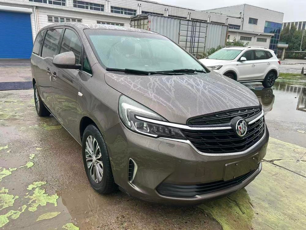 Buick GL8 2021 — фото автомобиля 1