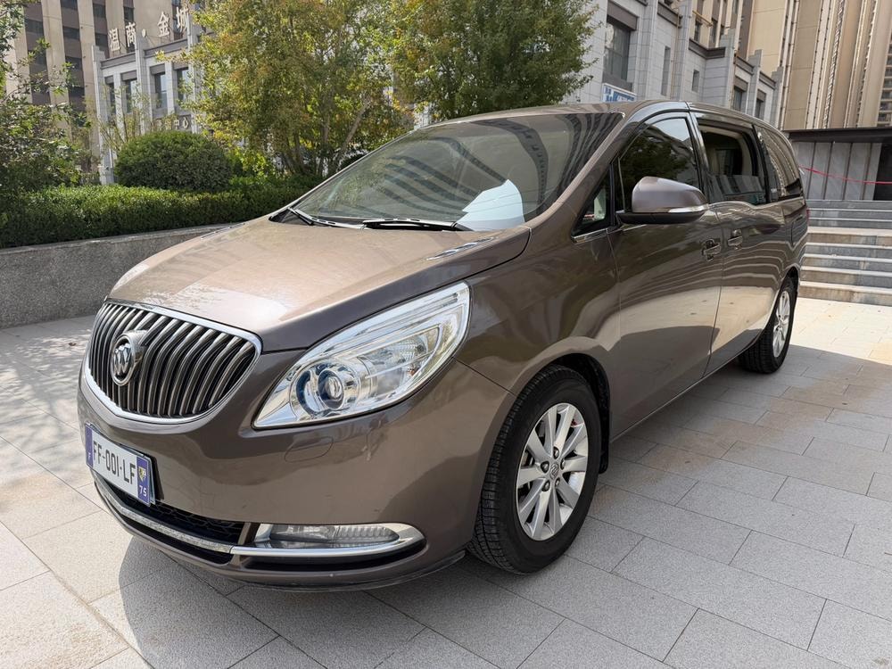 Buick GL8 2015 — фото автомобиля